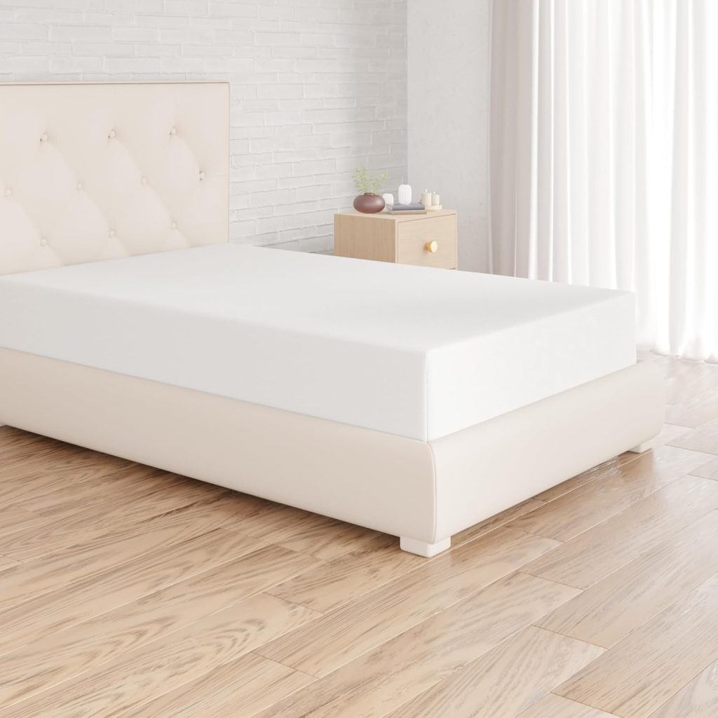 Amazon Basics Bedding Soft Microfibre Single Fitted Sheet with 12 inch (30 cm) Deep Pocket, 90 x 190 cm, White