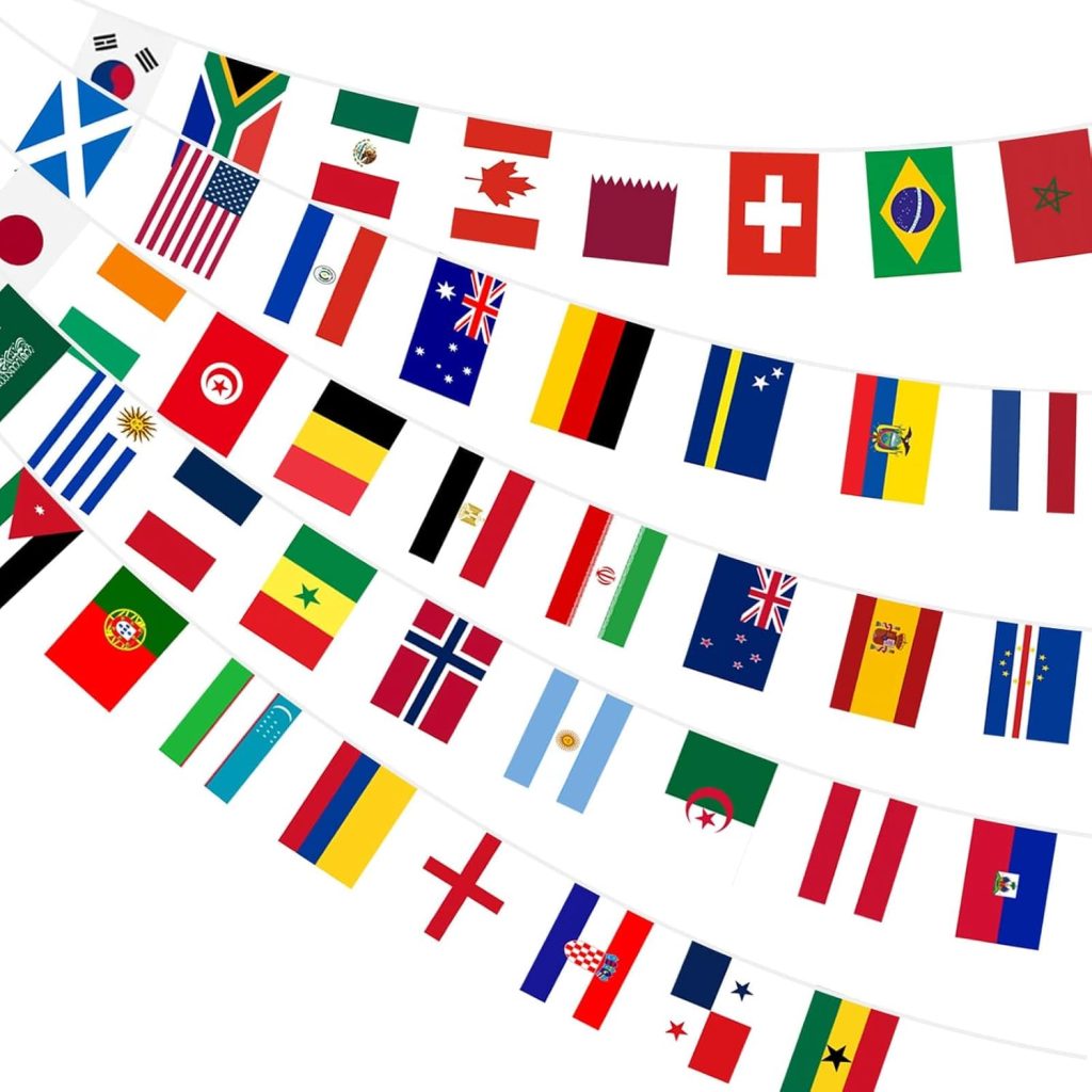 AhfuLife 48 Drapeaux du Monde pour Coupe du Monde de Football 2026, Comprend Drapeaux de République Tchèque, Bosnie-Herzégovine et Suède pour Décor Football Fans Bar Jardin (1Pcs, 14 x 21 cm - 15m)
