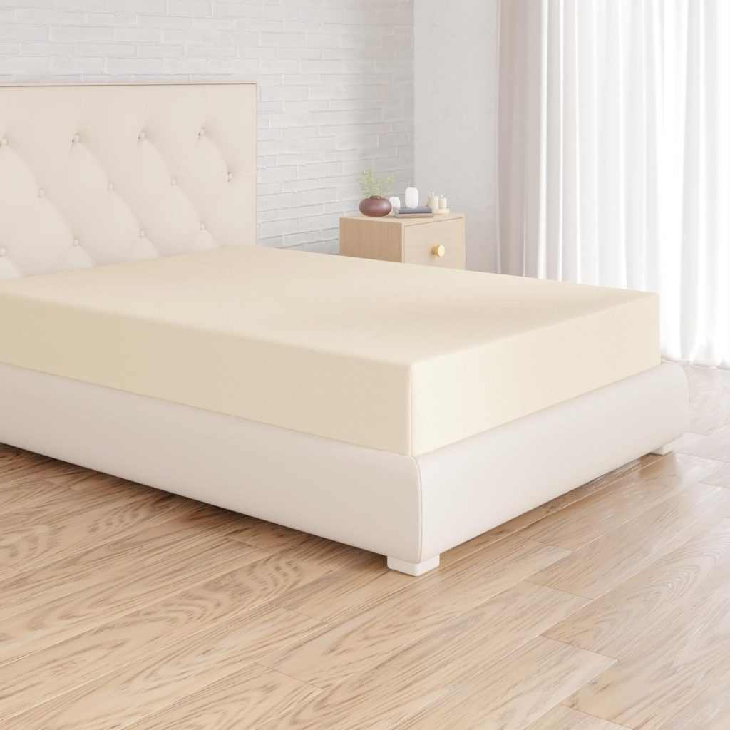 Amazon Basics Drap Housse, 140 x 200 x 30 cm, en Polyester Microfibre pour Matelas Épais jusqu'à 30 cm, Beige